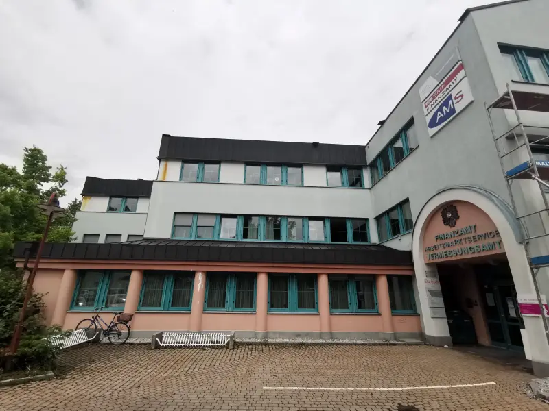 Mehr über den Artikel erfahren FINANZAMTGEBÄUDE REUTTE